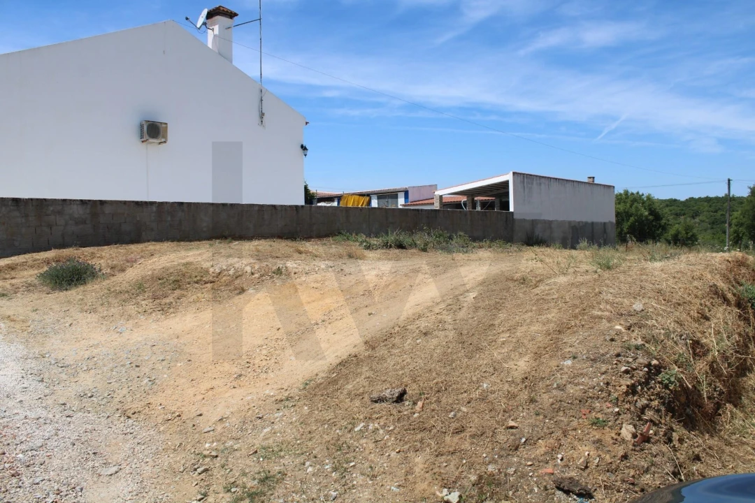 Terreno para Venda em São Manços e São Vicente do Pigeiro Foto 1