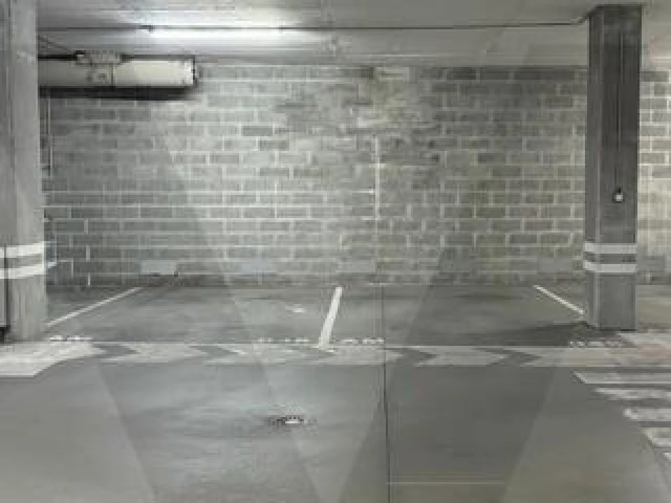 Garagem para Venda em Romeira e Várzea Foto 9