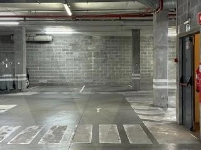 Garagem para Venda em Romeira e Várzea Foto 8