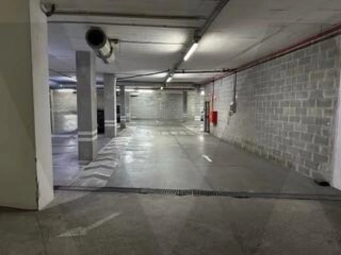 Garagem para Venda em Romeira e Várzea Foto 6