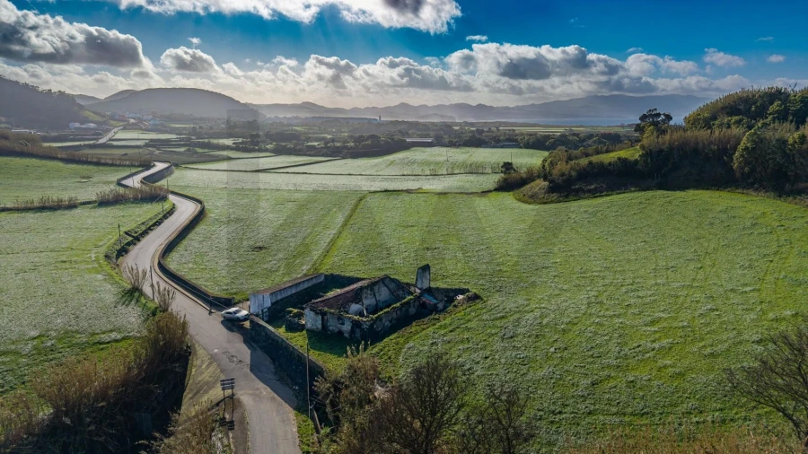 Moradia T3 para Venda em Ribeirinha Foto 12