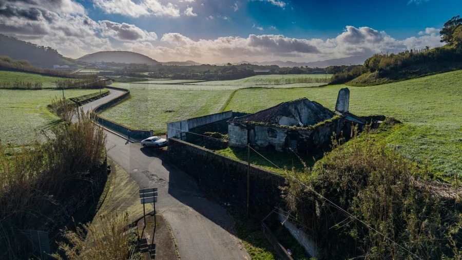 Moradia T3 para Venda em Ribeirinha Foto 18