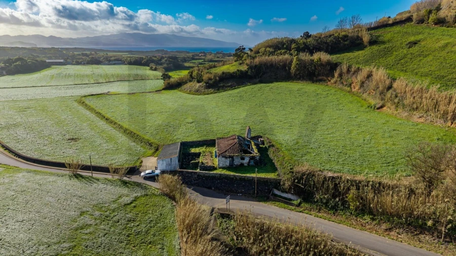 Moradia T3 para Venda em Ribeirinha Foto 16