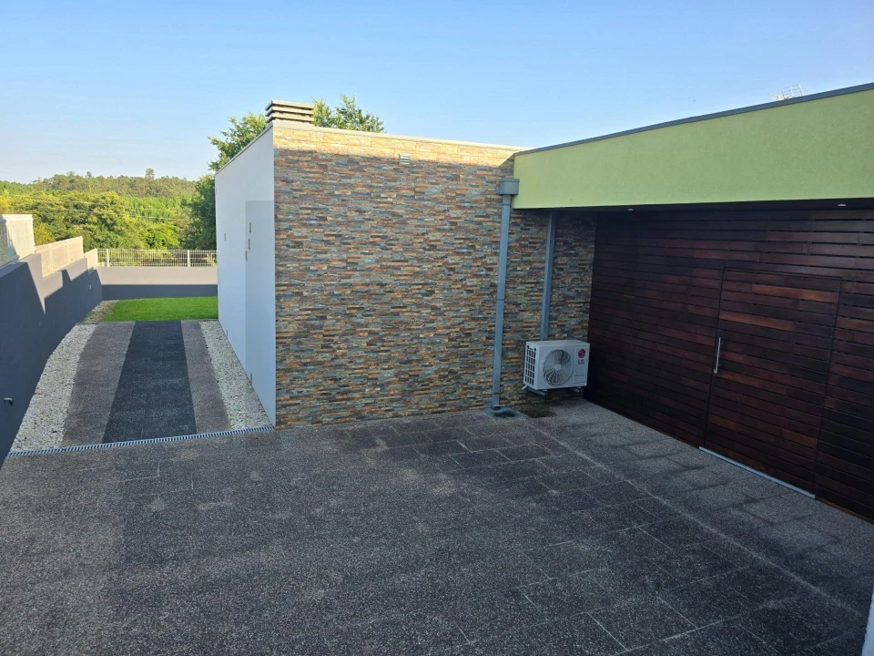 Moradia T5 para Venda em Oliveira do Bairro Foto 51