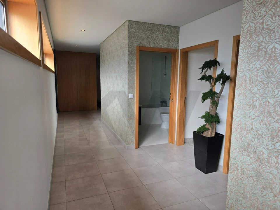 Moradia T5 para Venda em Oliveira do Bairro Foto 34