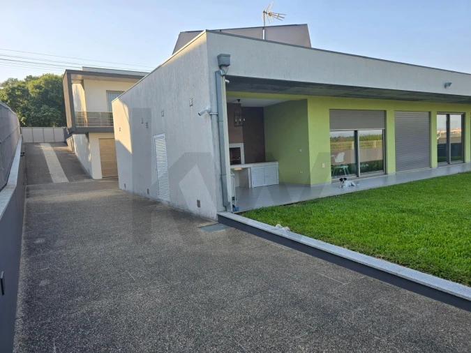 Moradia T5 para Venda em Oliveira do Bairro Foto 59