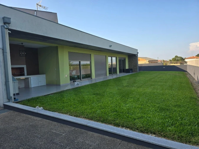 Moradia T5 para Venda em Oliveira do Bairro Foto 57