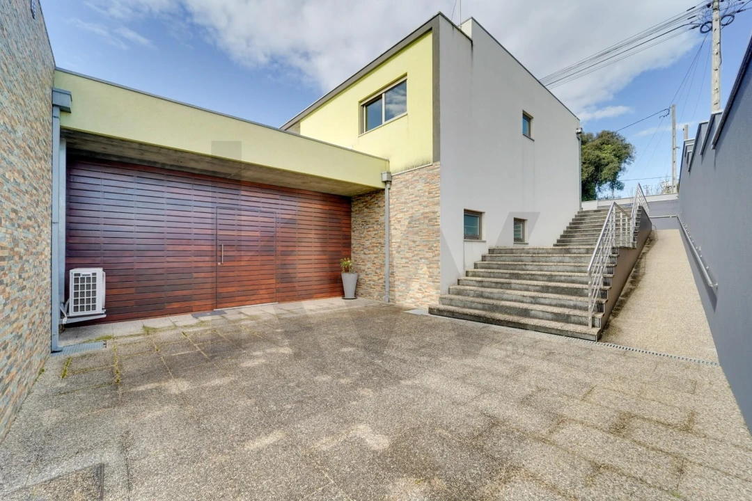 Moradia T5 para Venda em Oliveira do Bairro Foto 1