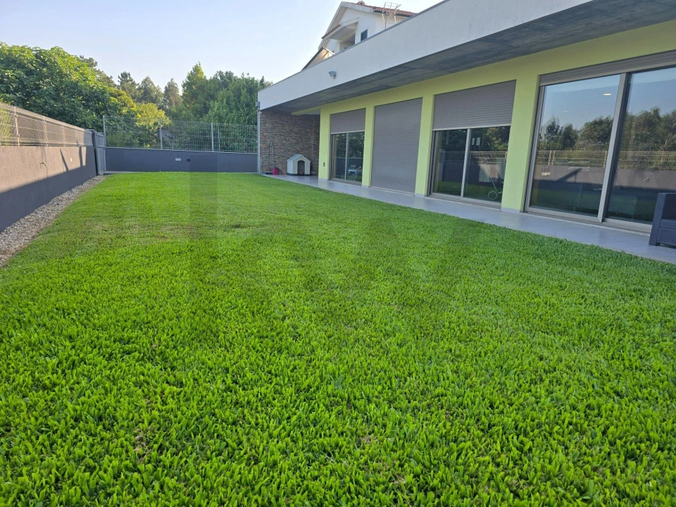 Moradia T5 para Venda em Oliveira do Bairro Foto 53