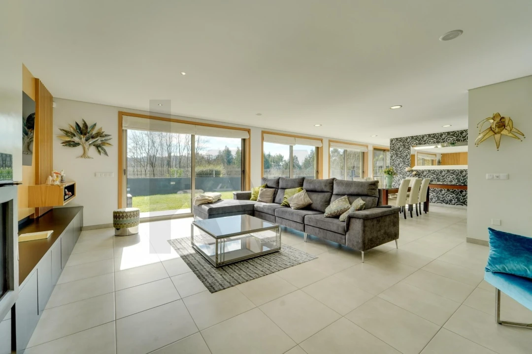 Moradia T5 para Venda em Oliveira do Bairro Foto 10