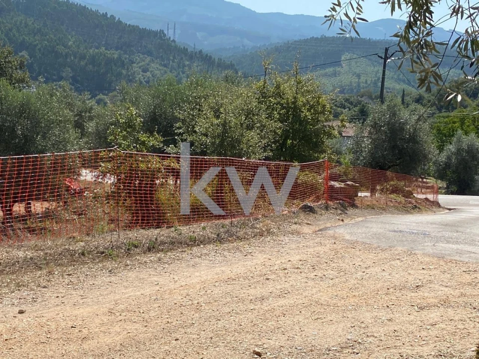Terreno para Venda em São Miguel, Santa Eufémia e Rabaçal Foto 1
