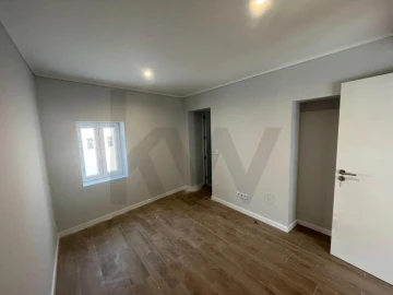 Moradia T3 para Venda em Sarilhos Grandes
