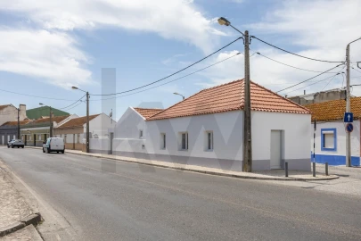 Moradia T3 para Venda em Sarilhos Grandes