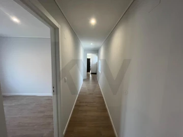 Moradia T3 para Venda em Sarilhos Grandes