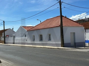 Moradia T3 para Venda em Sarilhos Grandes