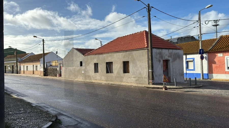 Moradia T3 para Venda em Sarilhos Grandes Foto 14