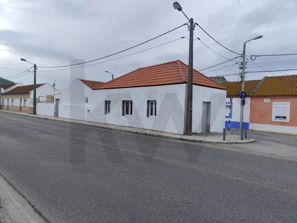 Moradia T3 para Venda em Sarilhos Grandes Foto 14