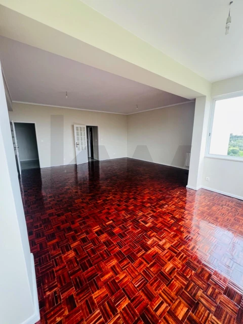 Apartamento T3 para Venda em Areeiro