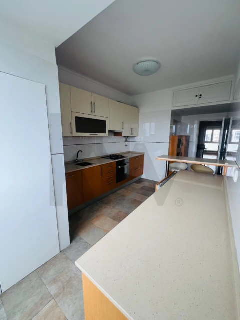Apartamento T3 para Venda em Areeiro