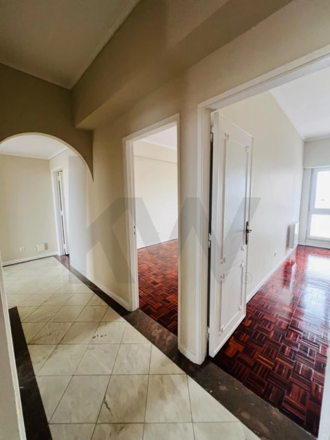 Apartamento T3 para Venda em Areeiro