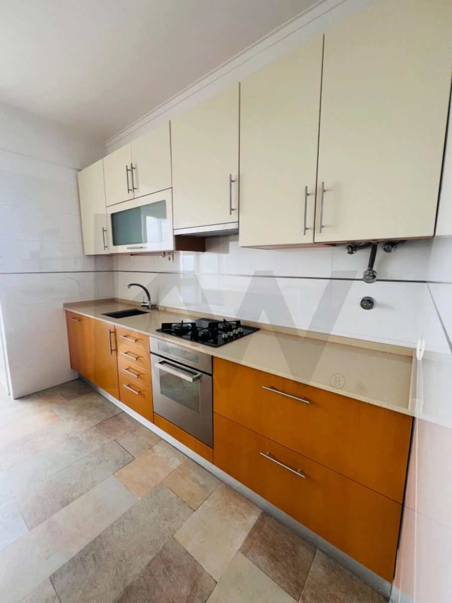 Apartamento T3 para Venda em Areeiro Foto 4