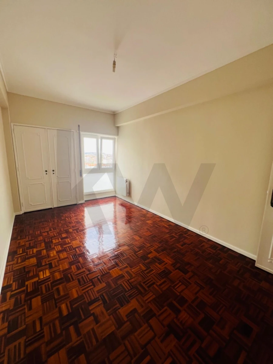 Apartamento T3 para Venda em Areeiro Foto 27