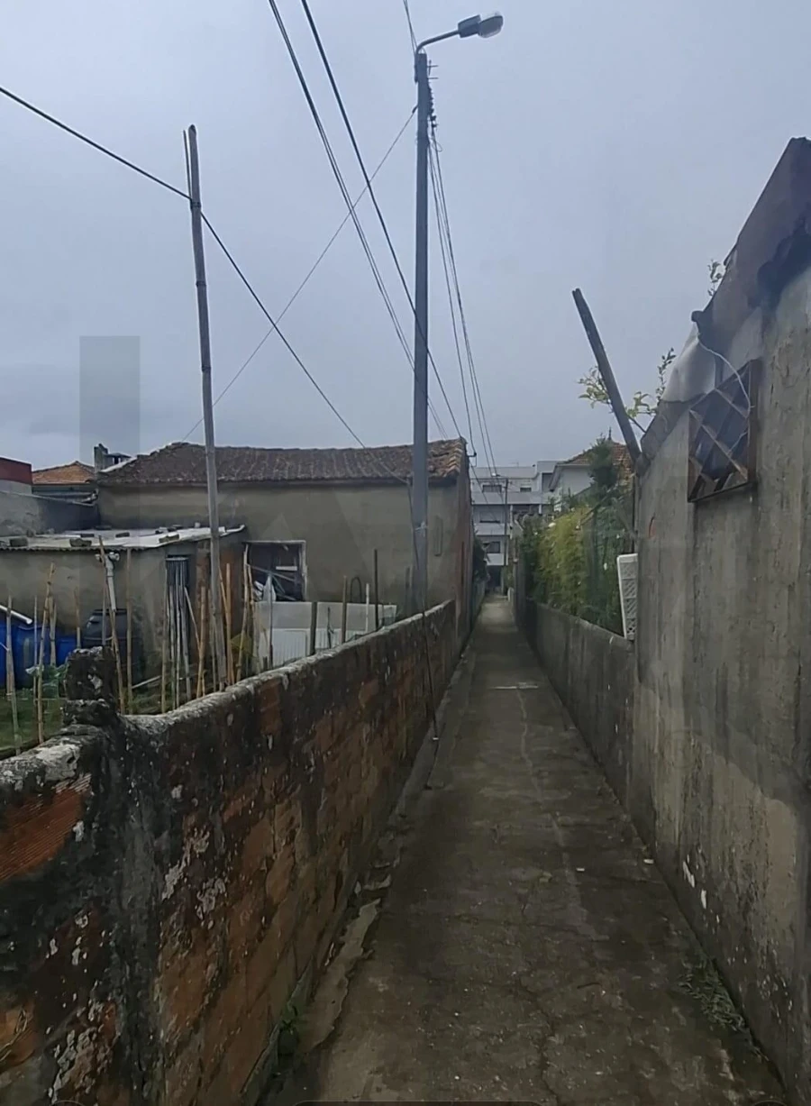 Moradia T1 para Venda em Oliveira do Douro Foto 5