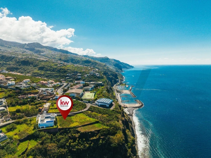 Terreno para Venda em Arco da Calheta Foto 5