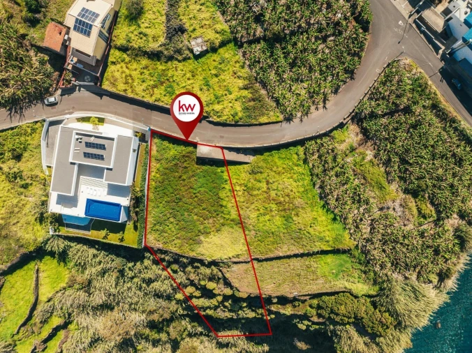 Terreno para Venda em Arco da Calheta Foto 3