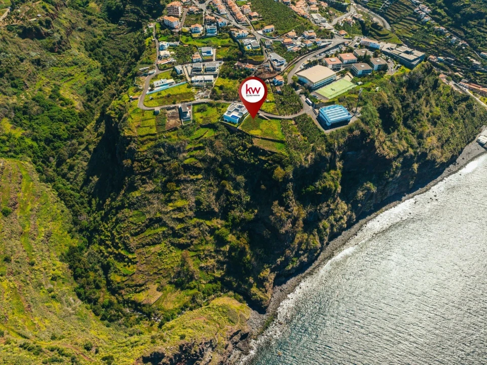 Terreno para Venda em Arco da Calheta Foto 9
