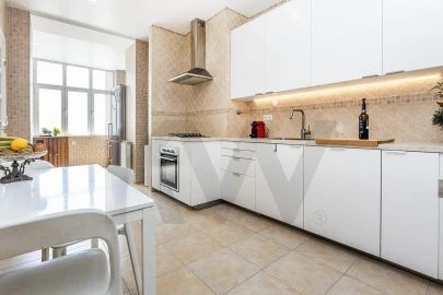 Apartamento T5 para Venda em Areeiro