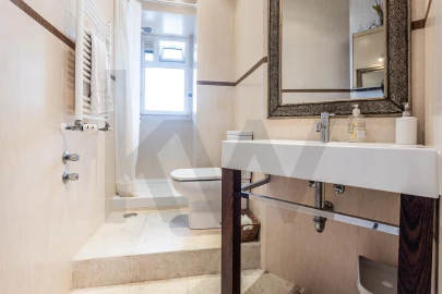 Apartamento T5 para Venda em Areeiro