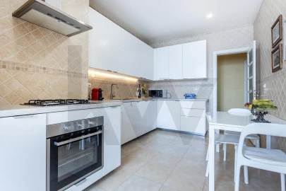 Apartamento T5 para Venda em Areeiro