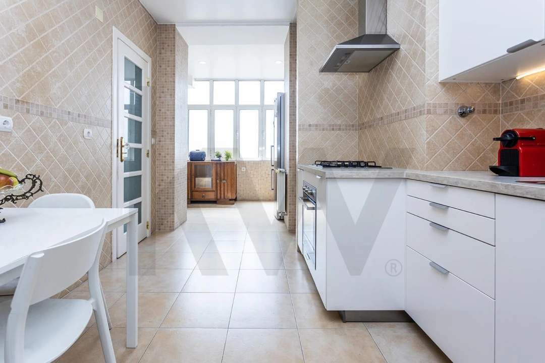 Apartamento T5 para Venda em Areeiro Foto 17