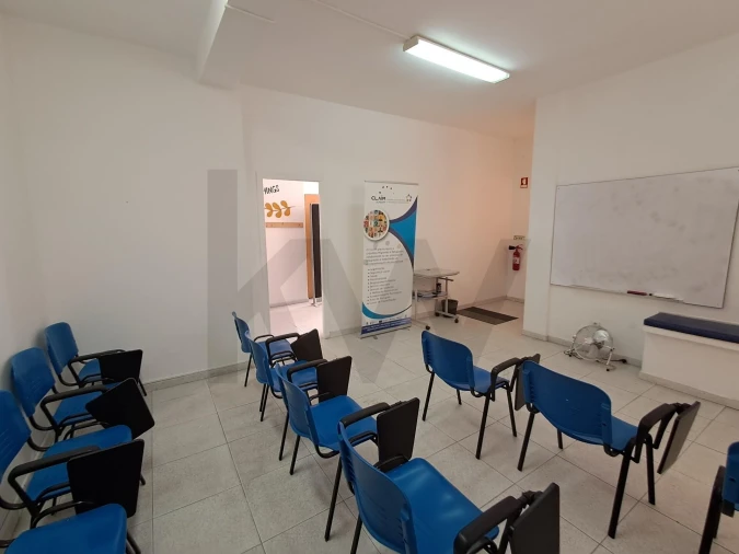 Loja para Venda em Almeirim Foto 2