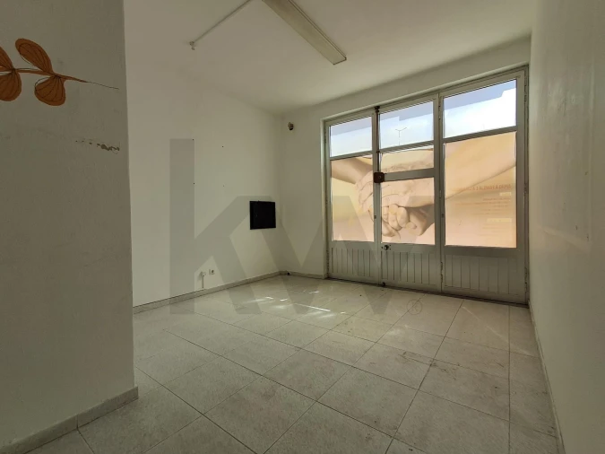 Loja para Venda em Almeirim Foto 3