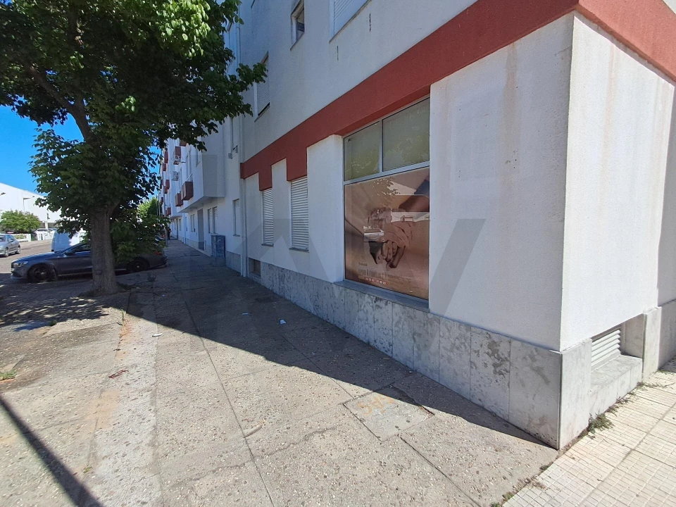 Loja para Venda em Almeirim Foto 12