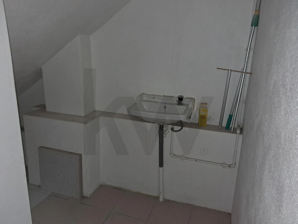 Loja para Venda em Almeirim Foto 19