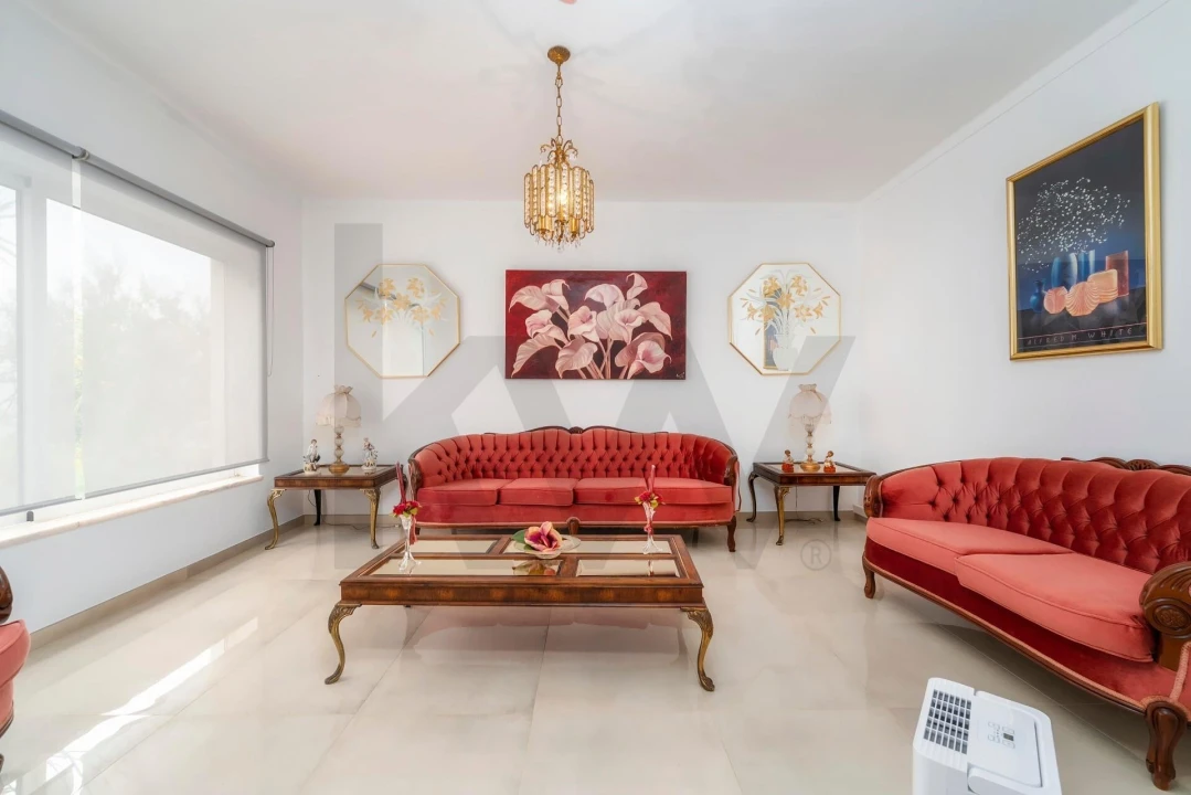 Moradia T4 para Venda em Santa Barbara de Nexe Foto 10