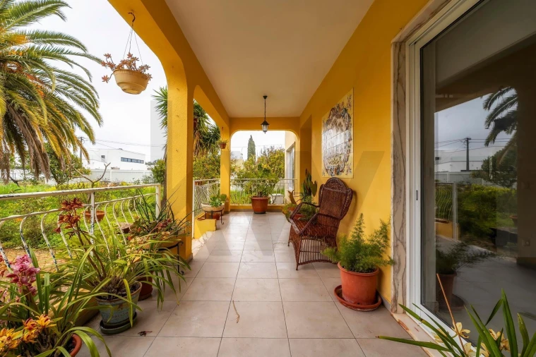 Moradia T4 para Venda em Santa Barbara de Nexe Foto 21