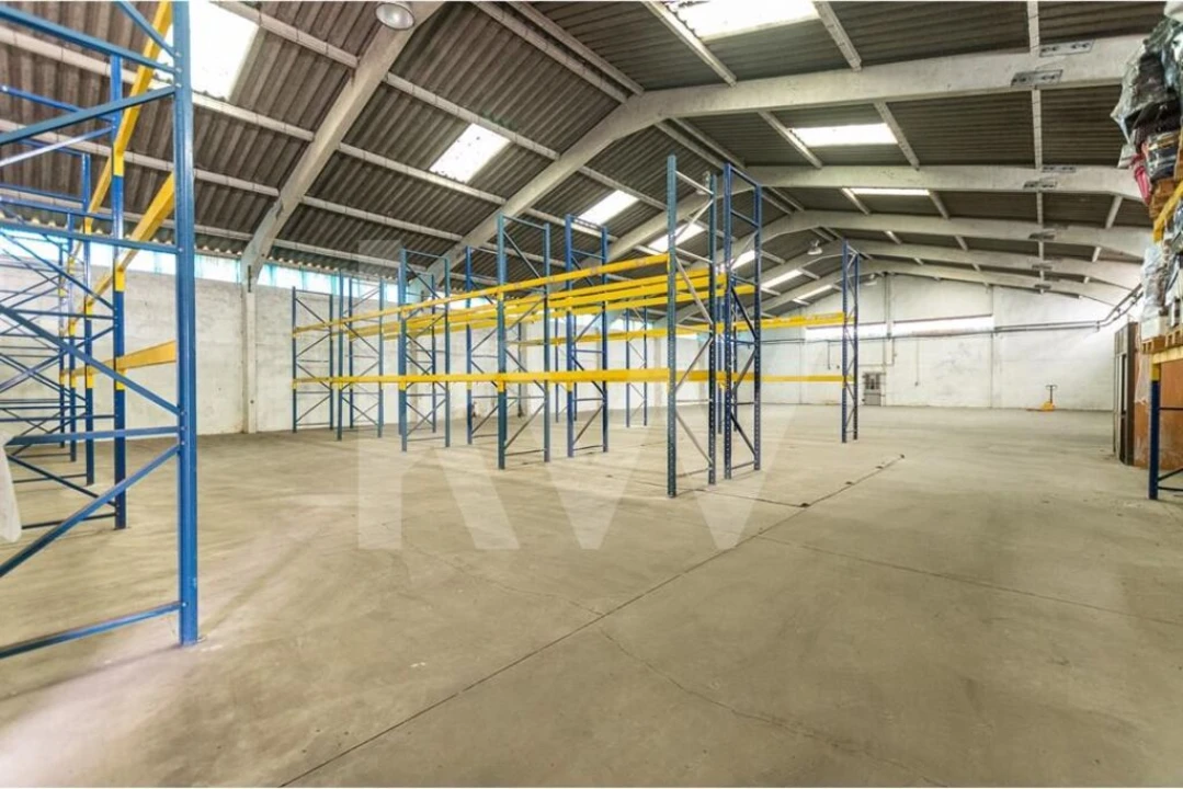 Armazém para Venda em Vagos e Santo António Foto 1