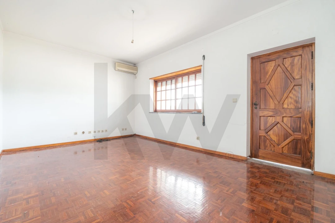 Moradia T5 para Venda em Trouxemil e Torre de Vilela Foto 23