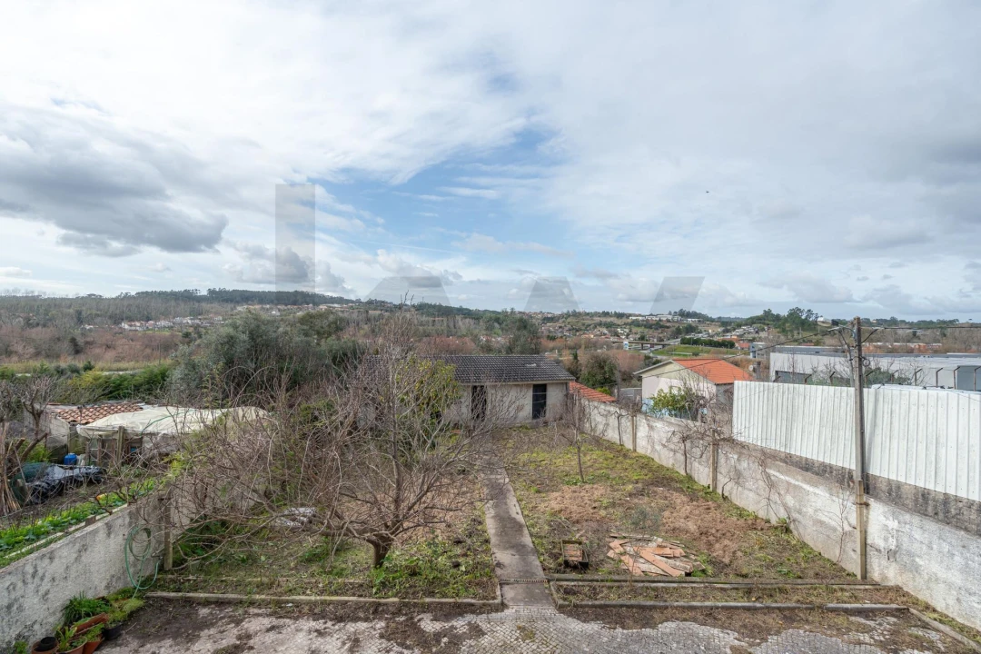 Moradia T5 para Venda em Trouxemil e Torre de Vilela Foto 31