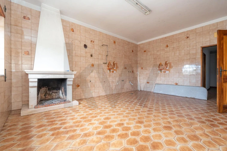 Moradia T5 para Venda em Trouxemil e Torre de Vilela Foto 32