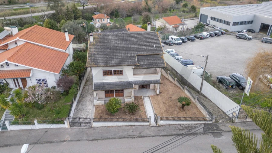 Moradia T5 para Venda em Trouxemil e Torre de Vilela Foto 36