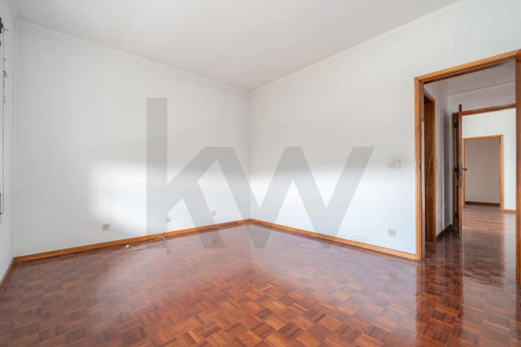 Moradia T5 para Venda em Trouxemil e Torre de Vilela Foto 17