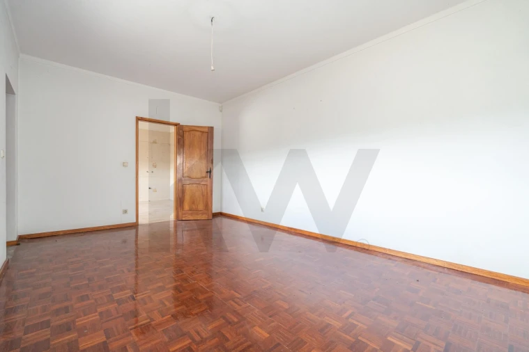 Moradia T5 para Venda em Trouxemil e Torre de Vilela Foto 20