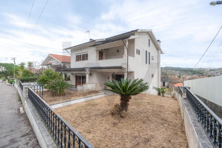 Moradia T5 para Venda em Trouxemil e Torre de Vilela Foto 33