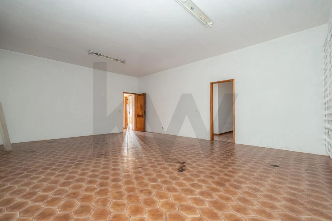 Moradia T5 para Venda em Trouxemil e Torre de Vilela Foto 28