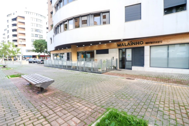 Loja para Venda em Loures Foto 12